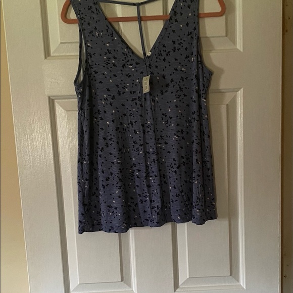 Top - Picture 2 of 4